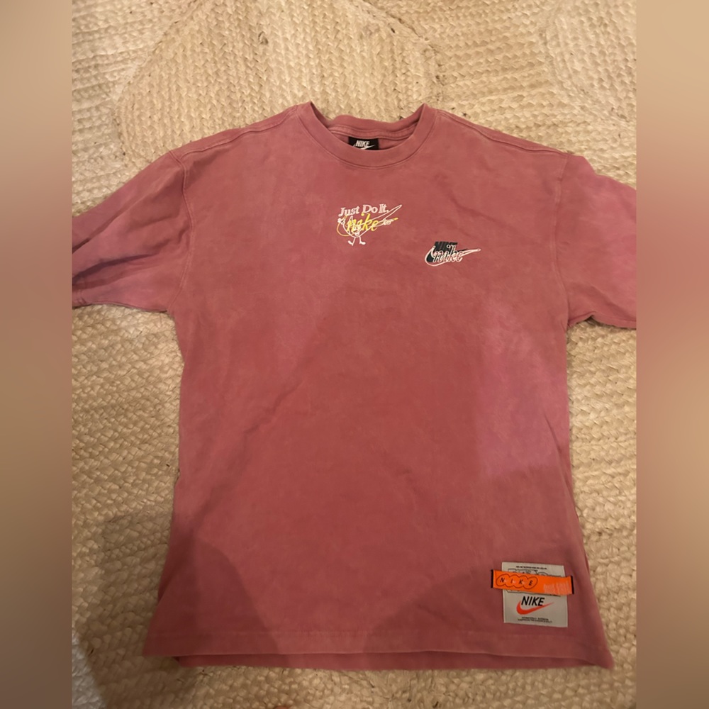 Vintage style men’s Nike tee size small